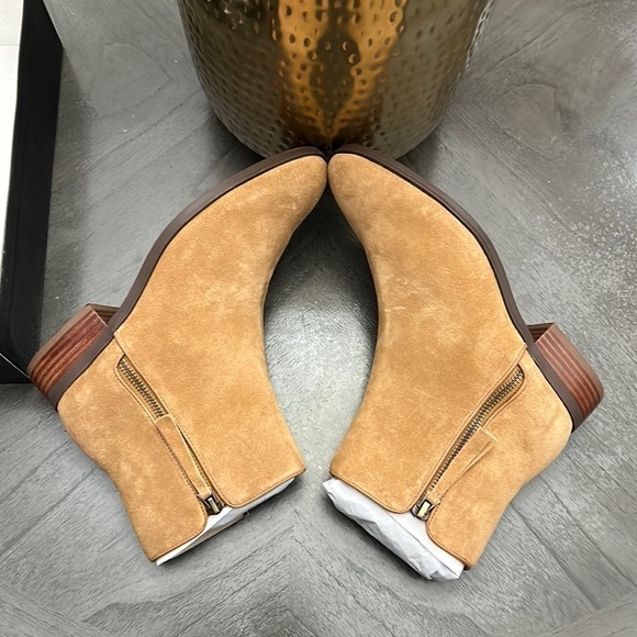 Naturalizer Robyn Golden Caramel Suede (Wide) - Picture 8 of 12